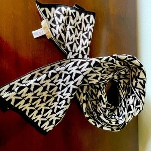 MK Scarf